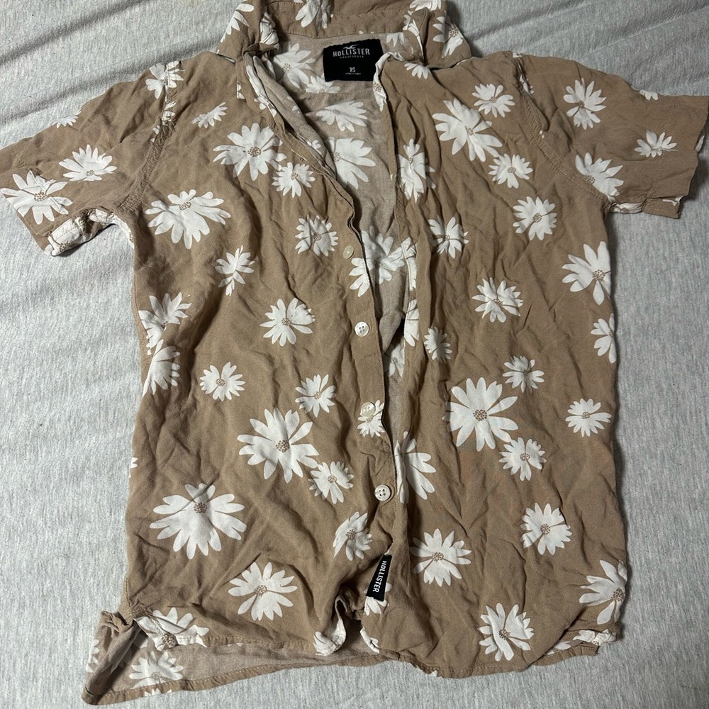 Hollister Men's Tan Floral Shirt